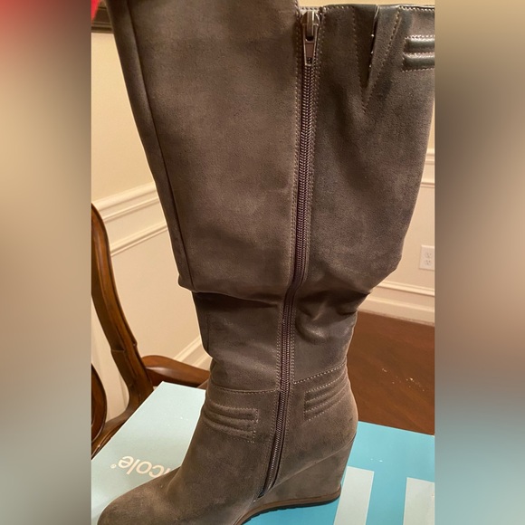 Nicole Evelyn Pewter Knee High Wedge Faux Suede Leather Size 9 - Picture 8 of 11